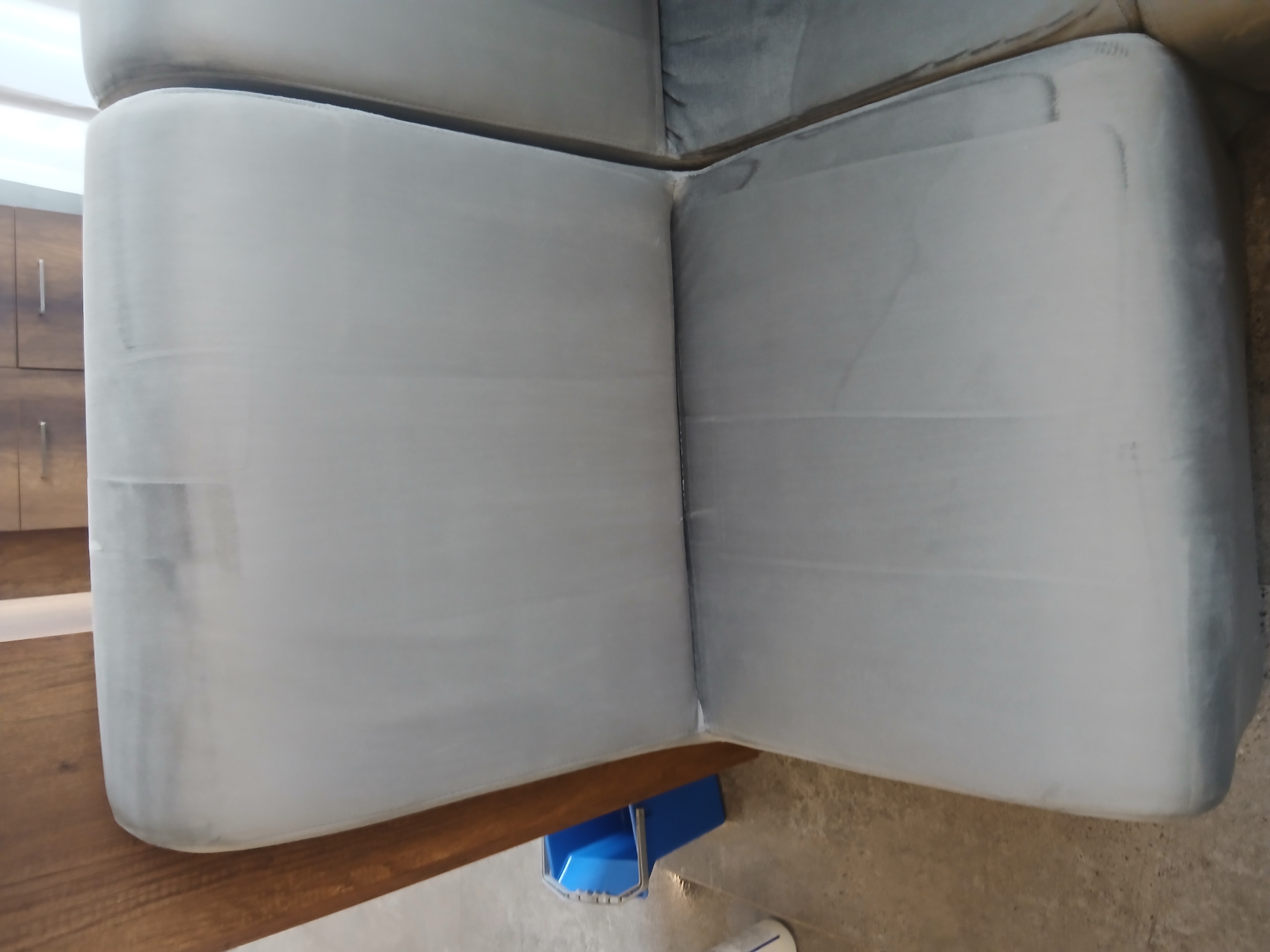 Почистване на дивани