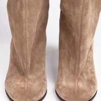 SUEDE KNEE-HIGH BOOTS IN TAUPE
