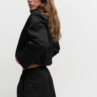 HIGH-NECK CROPPED JACKET IN BLACK