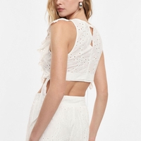 WHITE CROP TOP