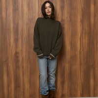 OLIVE LINE KNIT
