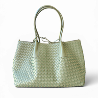 MAXI TOTE IN LIGHT GREEN