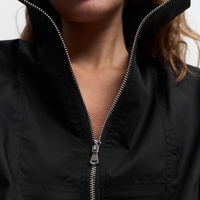 HIGH-NECK CROPPED JACKET IN BLACK