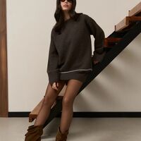 RELAXED KNIT SWEATER IN DARK BROWN