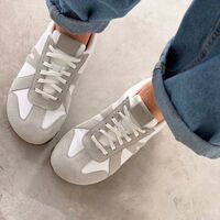 LIGHT GREY RETRO SNEAKERS