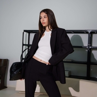 BLACK TAILORED CAPRI PANTS