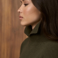 OLIVE LINE KNIT