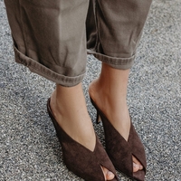 BROWN SUEDE MULE HEELS