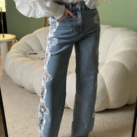 Дамски дънки с дантелена апликация и висока талия