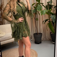 Дамска зелена дантелена рокля с риза ефект