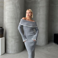 Елегантна сива плетена рокля с паднали рамене