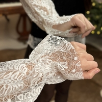 Комплект риза с дантела и елече-черно