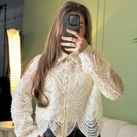 Дамска елегантна бяла  дантелена риза с релефен ефект