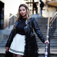 Яке със сваляща се тюлена пола