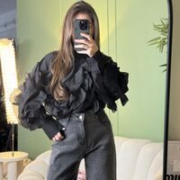 Дамска черна елегантна риза с ефирни волани