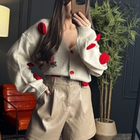 Кожени панталонки с висока талия в бежово