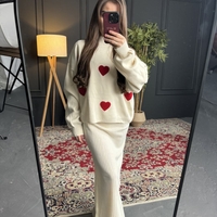 Комплект рокля и пуловер със сърца-бяло