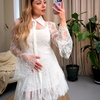 Дамска бяла дантелена рокля с риза ефект