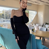 Елегантна плетена рокля тип „off shoulder“-черно