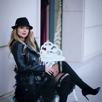 Яке със сваляща се тюлена пола