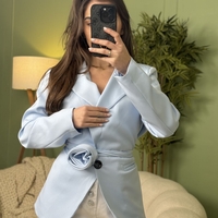 Елегантно синьо дамско сако с декоративен колан