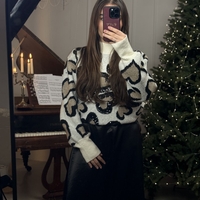 Дамски пуловер с пайети и сърца-екрю