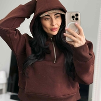 Дамски спортен комплект с цип и качулка (суитшърт + панталон)-кафяв