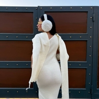 Плетена рокля с асиметрично рамо и шал-екрю