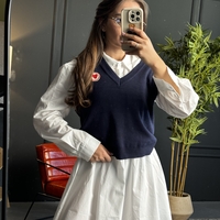 Дамска рокля с риза и син пуловер без ръкави