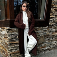 Дълга кафява жилетка с широка кройка