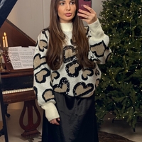 Дамски пуловер с пайети и сърца-екрю