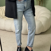 Дамски дънки с висока талия и класическа линия