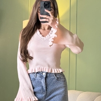 Дамска рипсена розова  блуза с V-образно деколте и волани