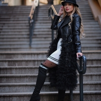 Яке със сваляща се тюлена пола