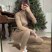 Спортен комплект с цип и клин-бежово