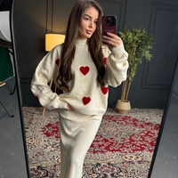 Комплект рокля и пуловер със сърца-бяло