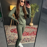 Спортен комплект с цип и клин-зелено