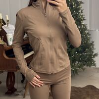 Спортен комплект с цип и клин-бежово