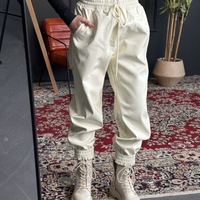 Кожен панталон тип джогър-бял