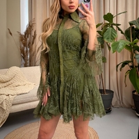 Дамска зелена дантелена рокля с риза ефект