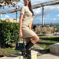 Комплект с пола и блуза с контрастен кант в бежово