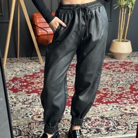 Кожен панталон тип джогър-черен