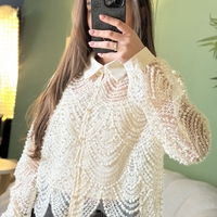 Дамска елегантна бяла  дантелена риза с релефен ефект