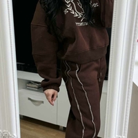 Дамски спортен комплект Aesthetic Community (суитшърт + панталон)-кафяв