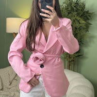 Елегантно розово дамско сако с декоративен колан