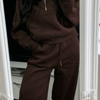 Дамски спортен комплект с цип и качулка (суитшърт + панталон)-кафяв