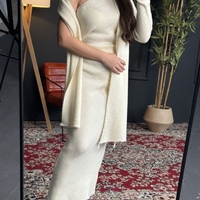 Плетена рокля с асиметрично рамо и шал-екрю