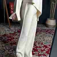 Комплект с асиметрично горнище в екрю