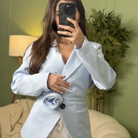 Елегантно синьо дамско сако с декоративен колан