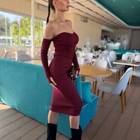 Елегантна плетена рокля тип „off shoulder“-бордо
